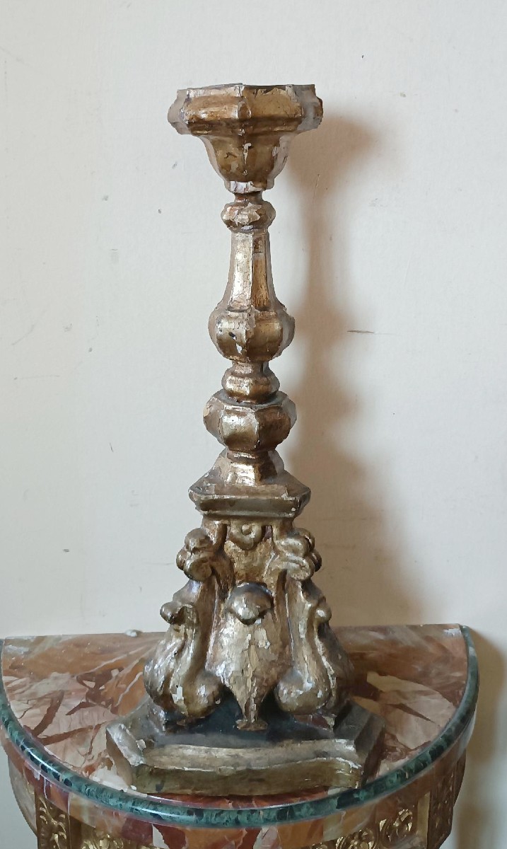 Antico candeliere in legno barocco