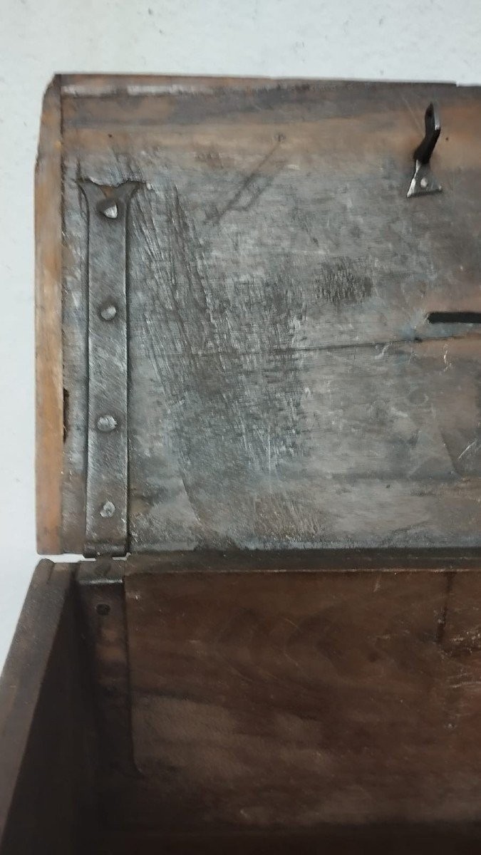 Antica cassa per l'elemosina in legno intarsiato del XVII secolo-l.30 -p.20 -h.18-photo-4