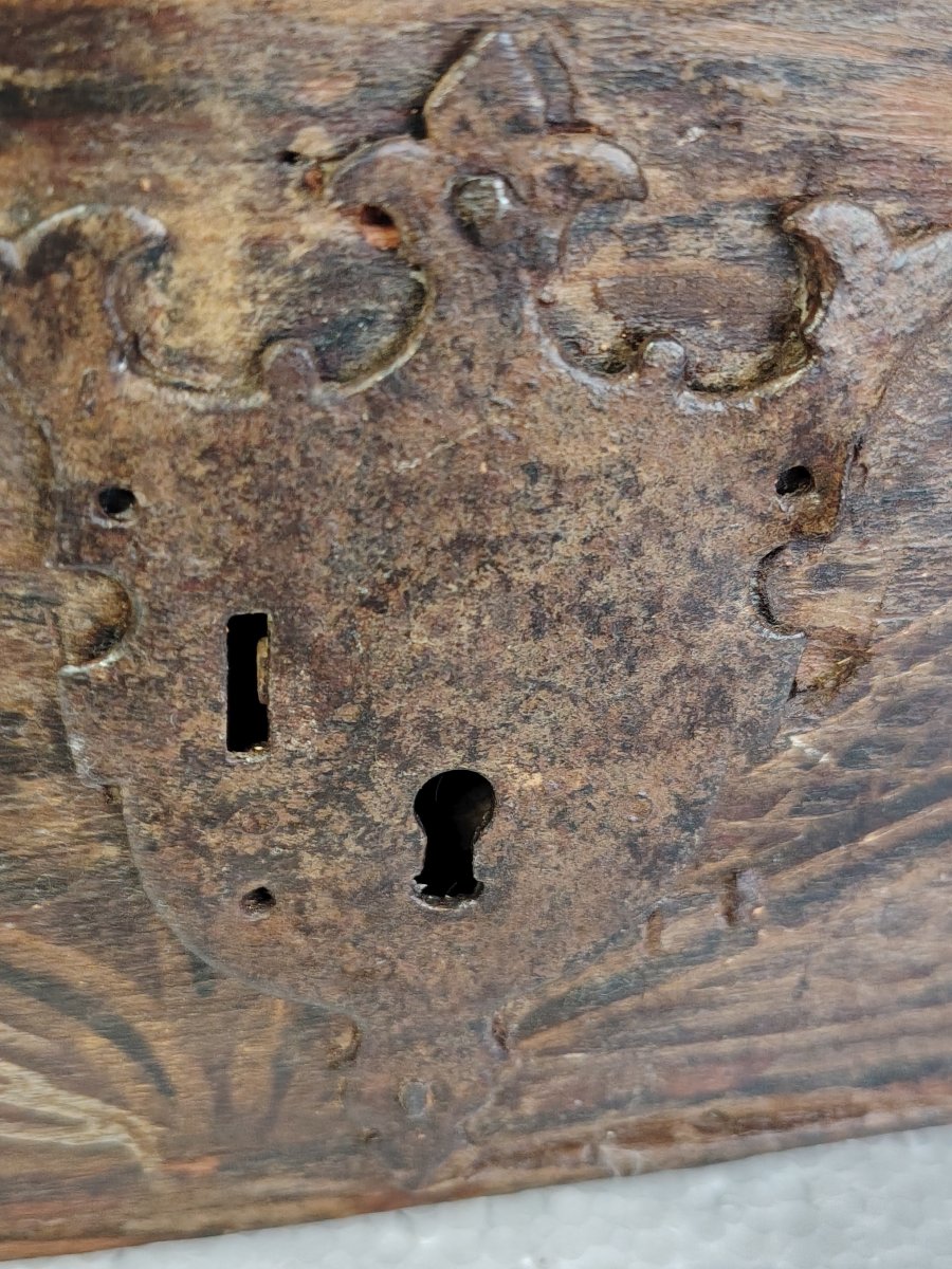 Antica scatola  in legno di frutto , dipinta con motivi stilizzati,. XVII secolo Italia-photo-6