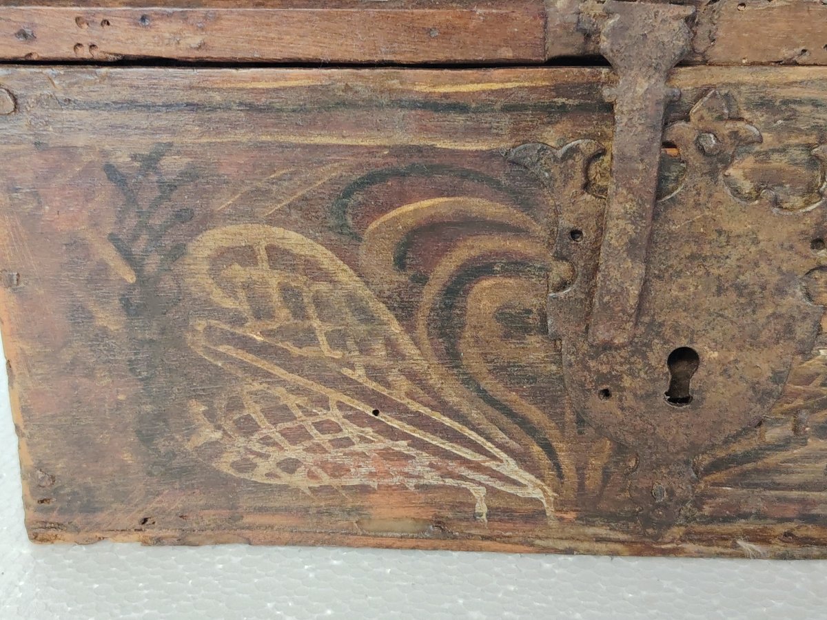 Antica scatola  in legno di frutto , dipinta con motivi stilizzati,. XVII secolo Italia-photo-7