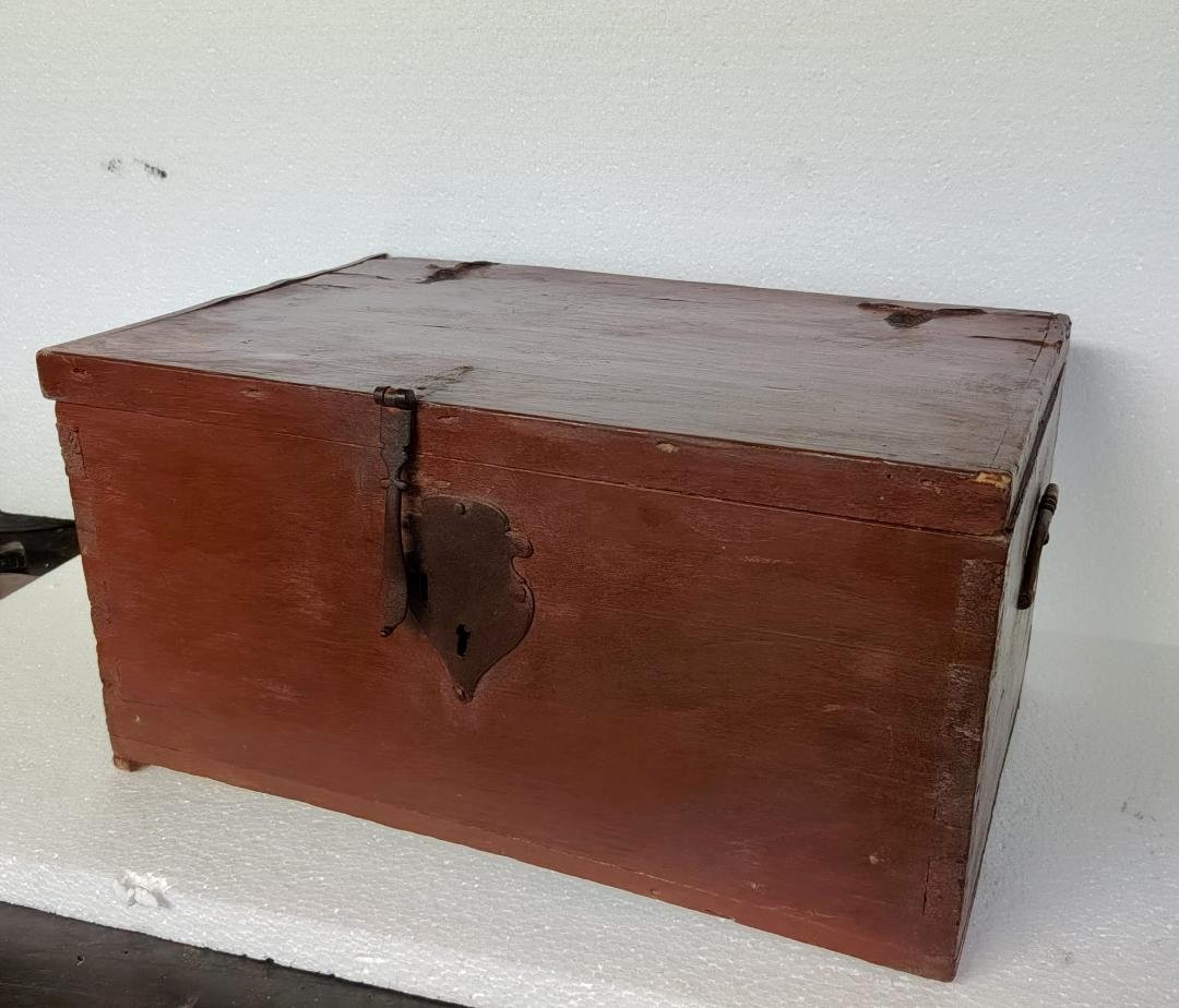 Antica scatola in legno inizi XVII secolo