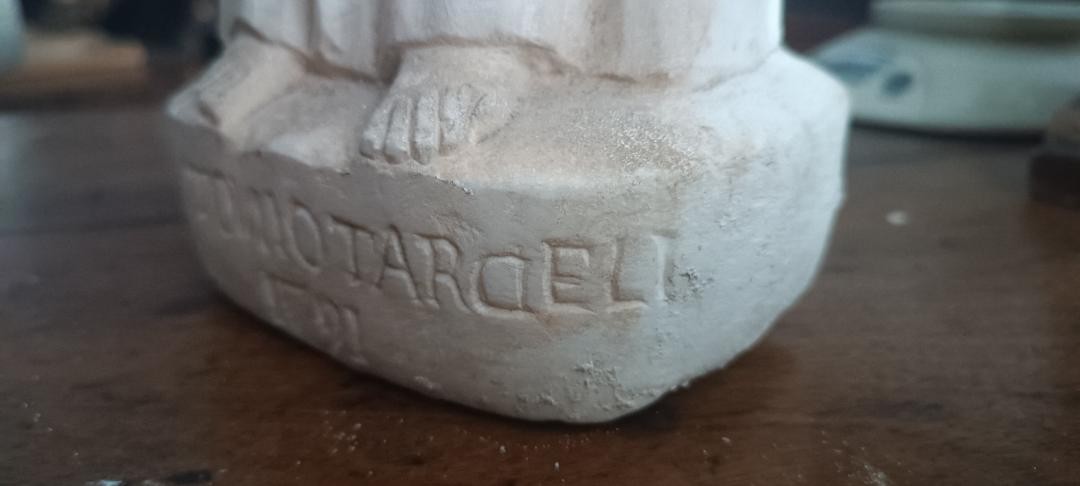 Antica scultura in marmo raffigurante Santa Lucia-photo-3