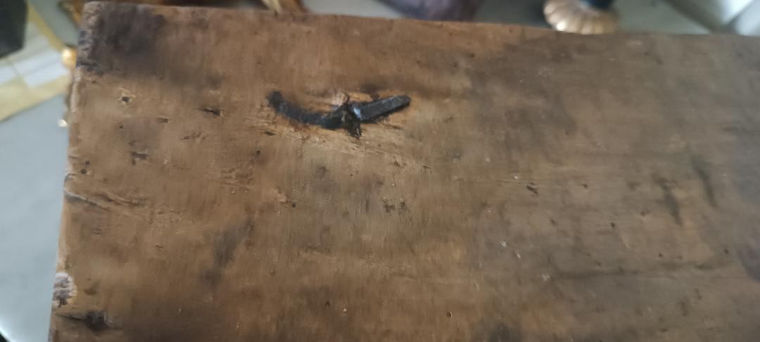 Antica cassetta ,scatola ,forziere in legno di frutto XVII secolo-photo-1