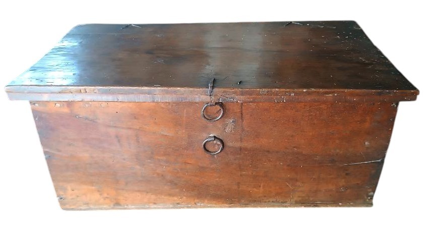 Antica cassetta in noce XVII secolo Toscana
