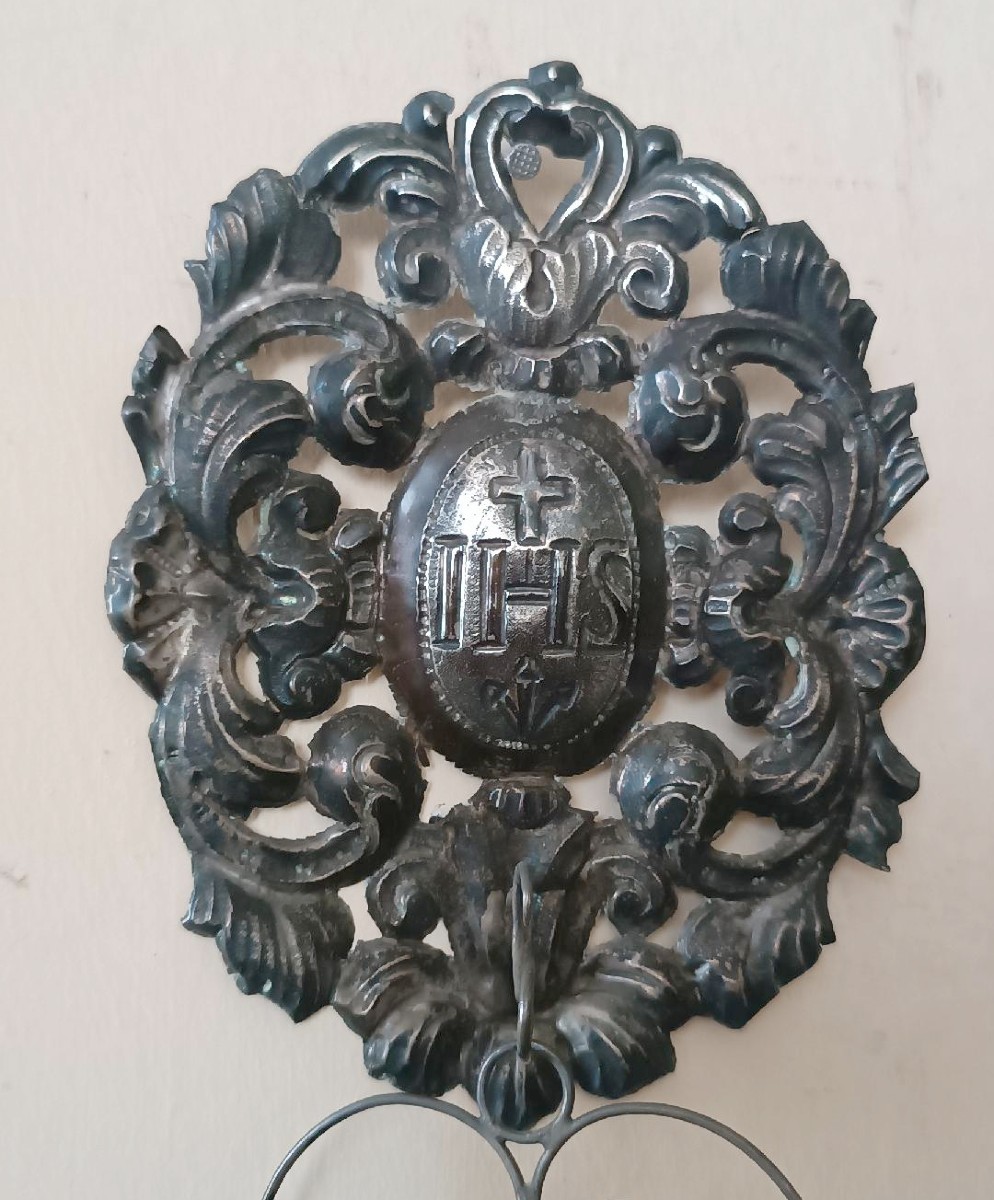 Artigianato italiano del XIX secolo. acquasantiera in argento con bacinella rimovibile.-photo-1