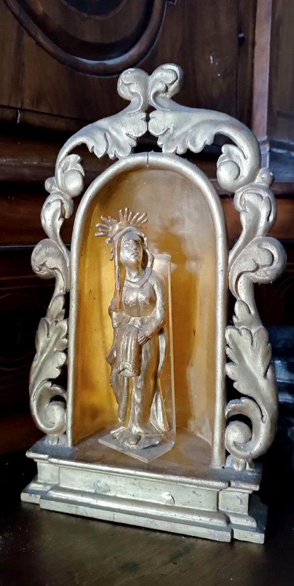 Antico piccolo altare con scultura della vergine in legno dorato-Periodo Barocco-photo-2
