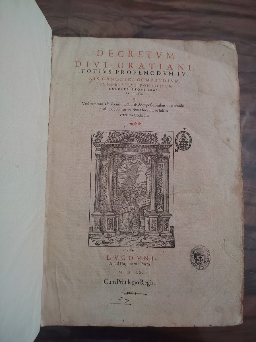 Decretum Divi Gratiani,  1560, Hugues de la porteLione -photo-3