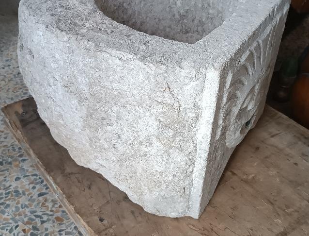 Antica vasca da fontana in pietra scolpita Toscana XVII\XVIII secolo-photo-4