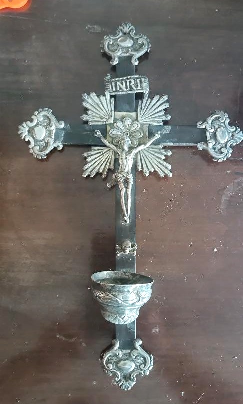 Antico crocifisso ,acquasantiera ,in argento XIX secolo Napoli