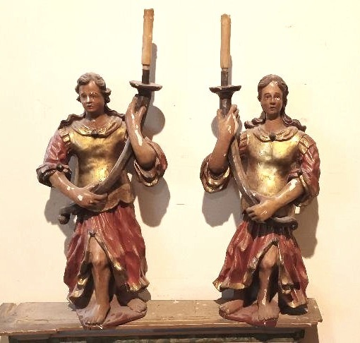 Antica coppia di angeli reggicero in legno policromo XVII  SECOLO
