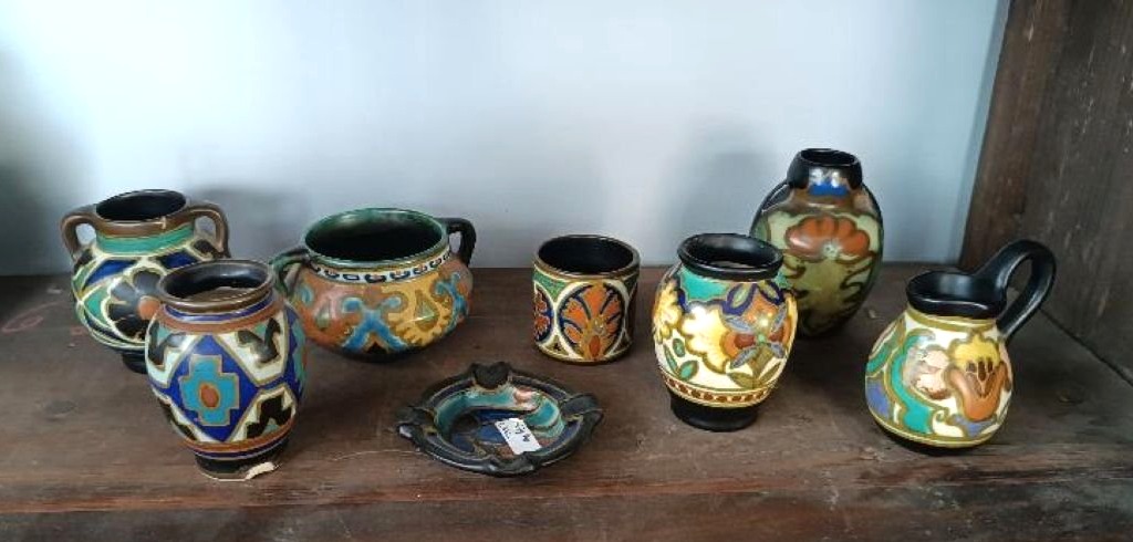 Gruppo di 8 vasetti ceramica manifattura GOUDA primi 900