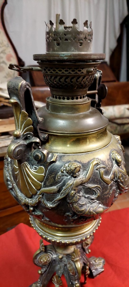 Grande lampada a petrolio da tavolo antica in bronzo in stile neoclassico, fine 800-photo-2