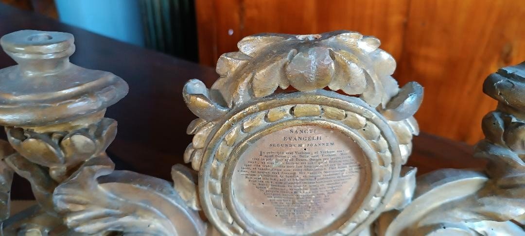 Antico portacandele con cartagloria in legno dorato XVIII secolo-photo-3