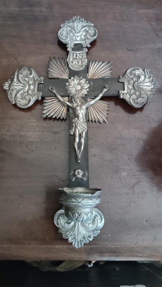 Antico crocifisso ,acquasantiera ,in argento XIX secolo Napoli