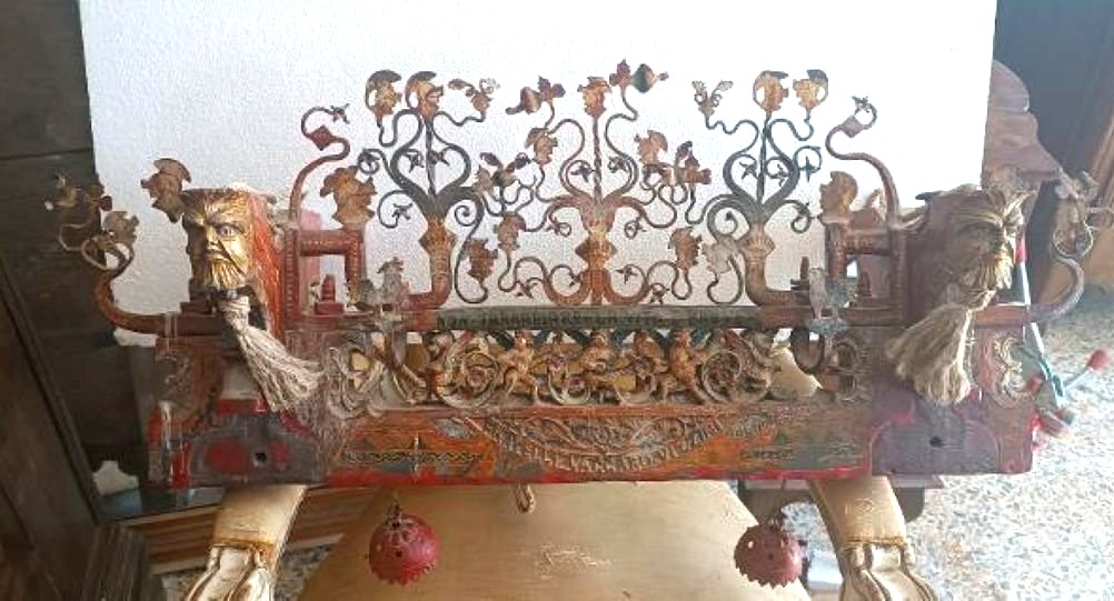 Importante parte di carretto siciliano Fratelli Vaccaro - Vizzini primi xx secolo -Lampadario