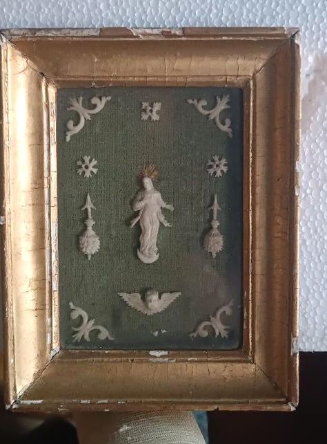 Quadretto devozionale  cornice dorata antica lavorazioni in osso
