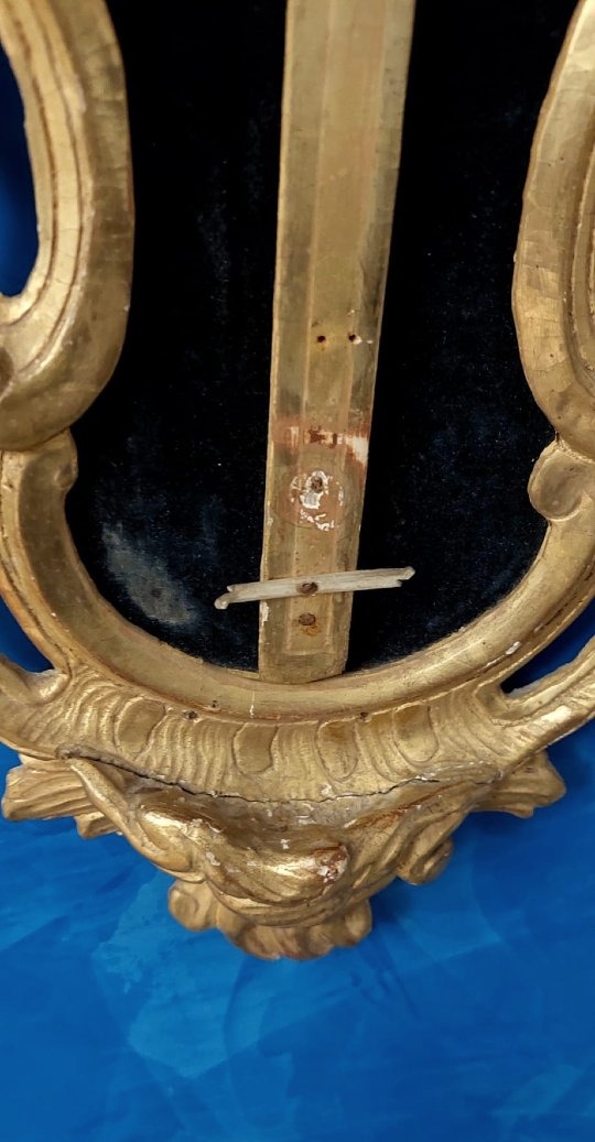 Antico cornice con crocifisso, in legno  intagliato e dorato, XVIII secolo-photo-4