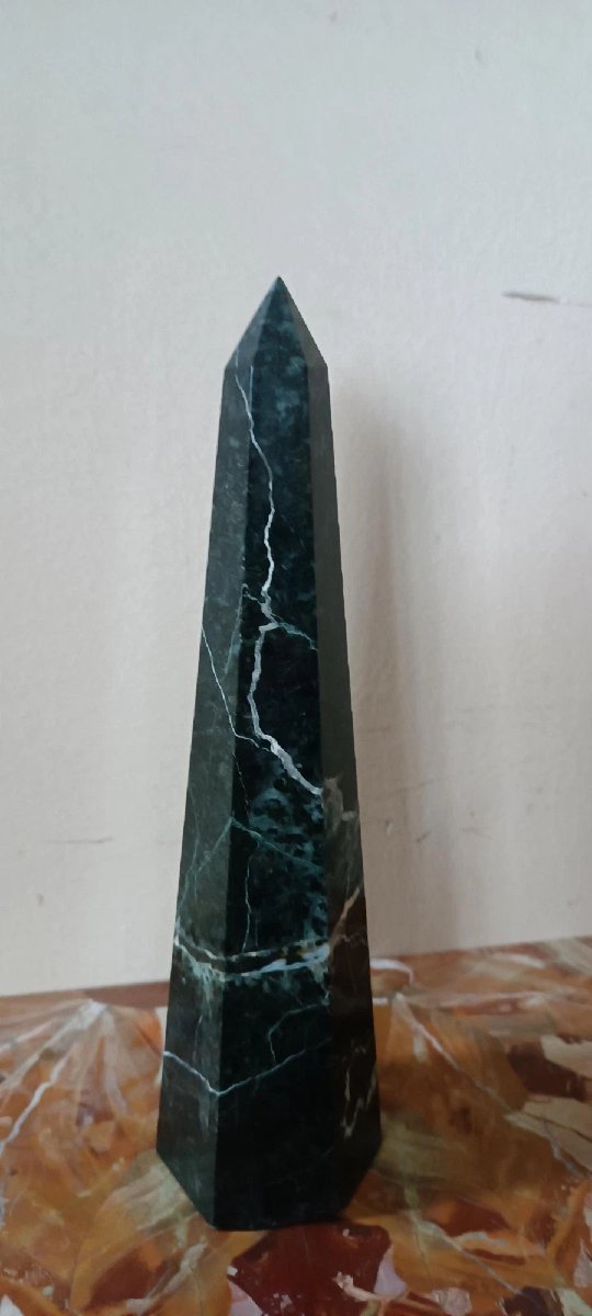 obelisco marmo verde serpentino metà XX secolo-photo-1
