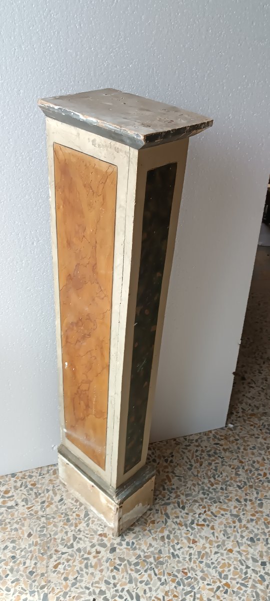 colonna in legno laccato fine 800