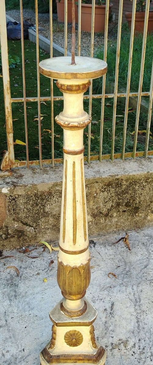Grande  candeliere antico in legno intagliato, laccato e dorato-photo-3