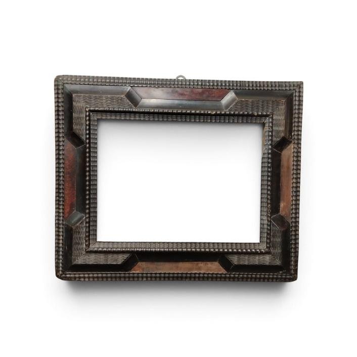 cornice guilloche in legno ebanizzato