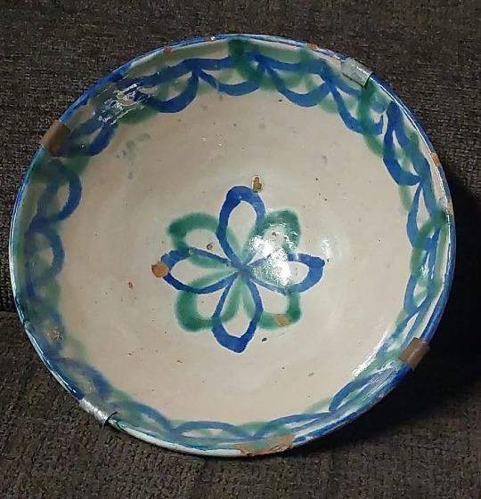 Ciotola in maiolica di  Fajaluza XIX sec