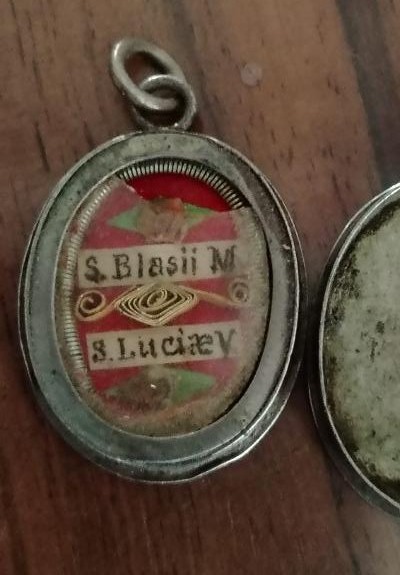 Antico reliquiario in argento con reliquia san biagio e santa lucia-photo-2
