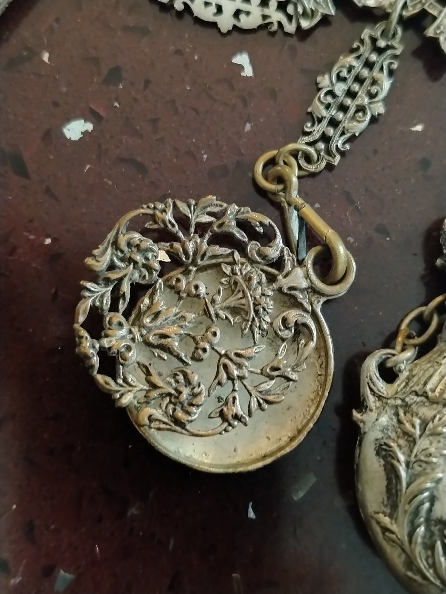 Chatelaine vittoriano in metallo argentato-photo-5