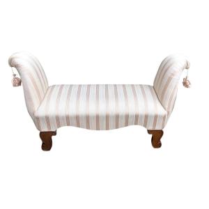  panca scendiletto in legno lavorato e sagomato imbottita con elegante stoffa 
