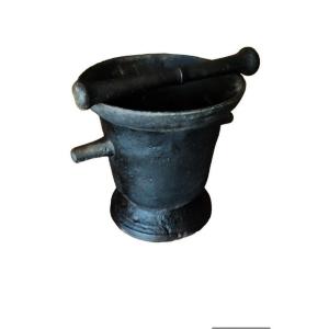 Grande mortaio in ferro XVIII secolo