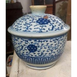 ANTICA GIARA IN PORCELLANA CINA BIANCO-BLU PERIODO QING XIX SECOLO