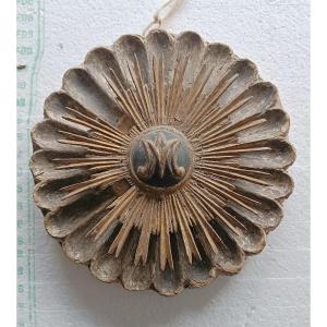 Fregio barocco antico, rosone in legno, Italia