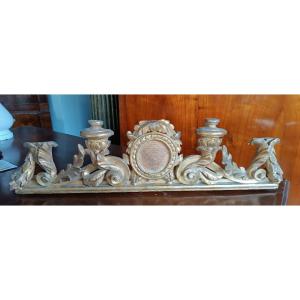 Antico portacandele con cartagloria in legno dorato XVIII secolo