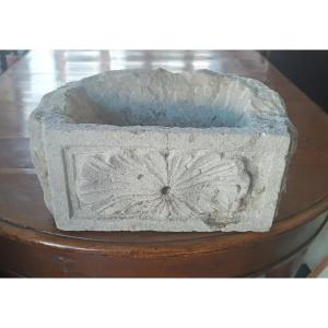 Antica piccola vasca da fontana in pietra scolpita Toscana XVI \ XVII secolo