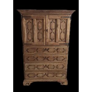 Credenza mobile antico con cassetti