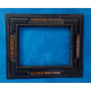 Cornice guilloche, legno ebanizzato, XIX secolo 