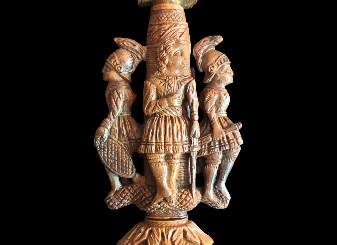 Tabacchiera in legno di curozo incisa con soldati e angeli.Francia.-photo-3