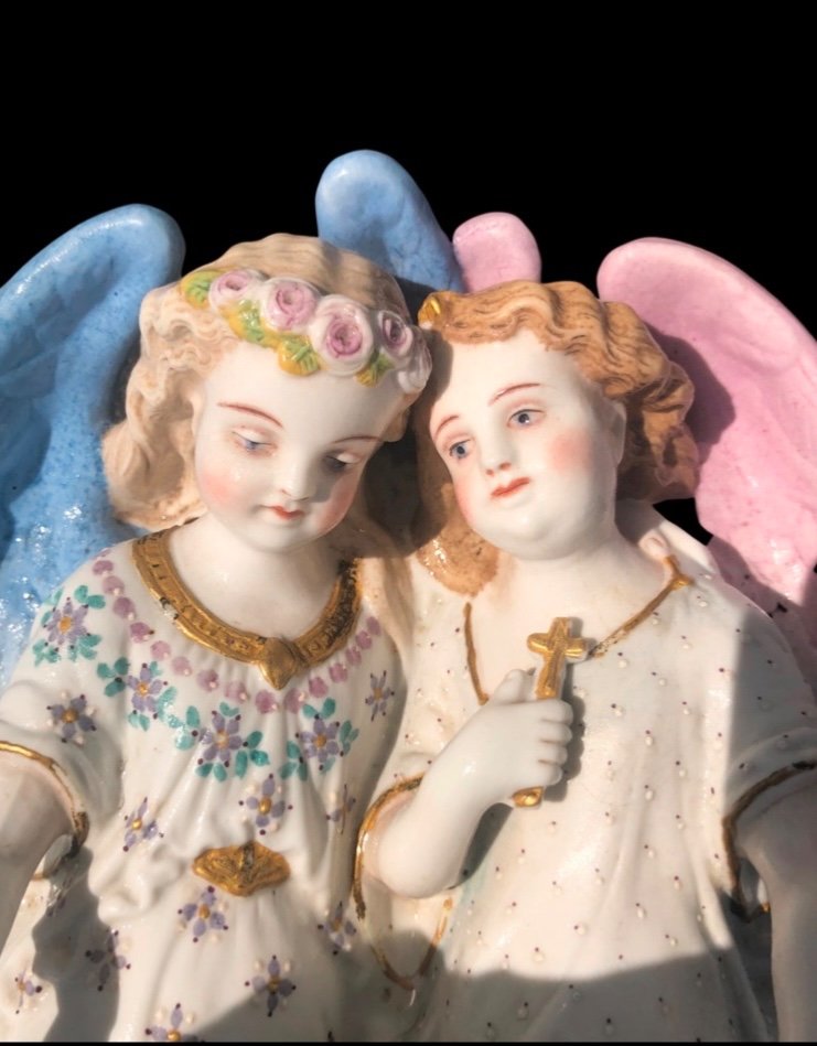 Acquasantiera in porcellana bisquit con due angeli.-photo-3