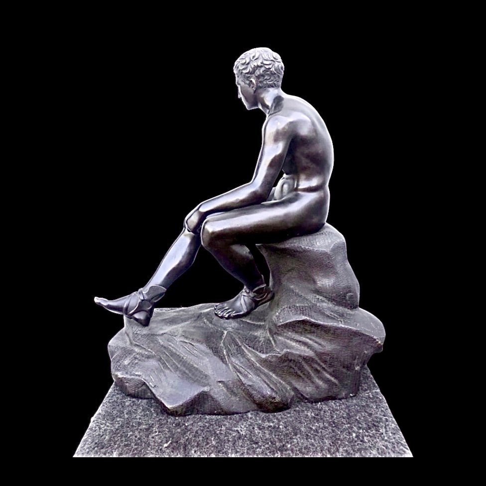 Scultura in bronzo raffigurante Mercurio seduto.-photo-3