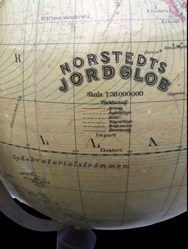 Globo terrestre con bussola inclusa nella base lignea, siglato: Norstedts jordglob.Svezia.-photo-4
