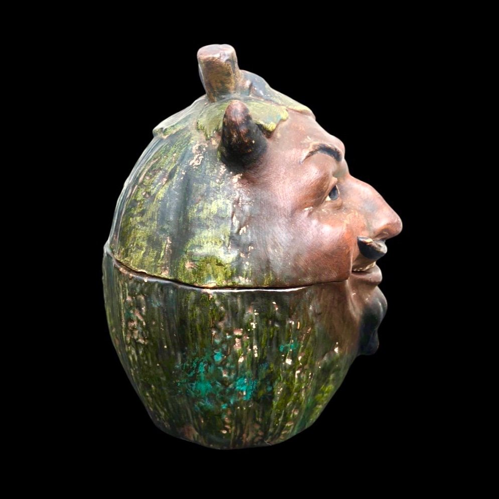 Scatola tabacchiera in terracotta raffigurante zucca a forma di testa di Mefistofele sorridente-photo-2