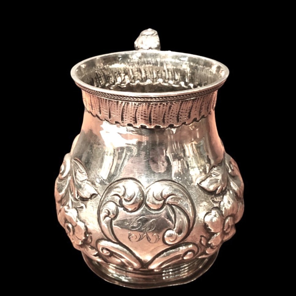 Bicchiere in argento sblazato con motivi floreali e rocaille.Londra 1860.-photo-2