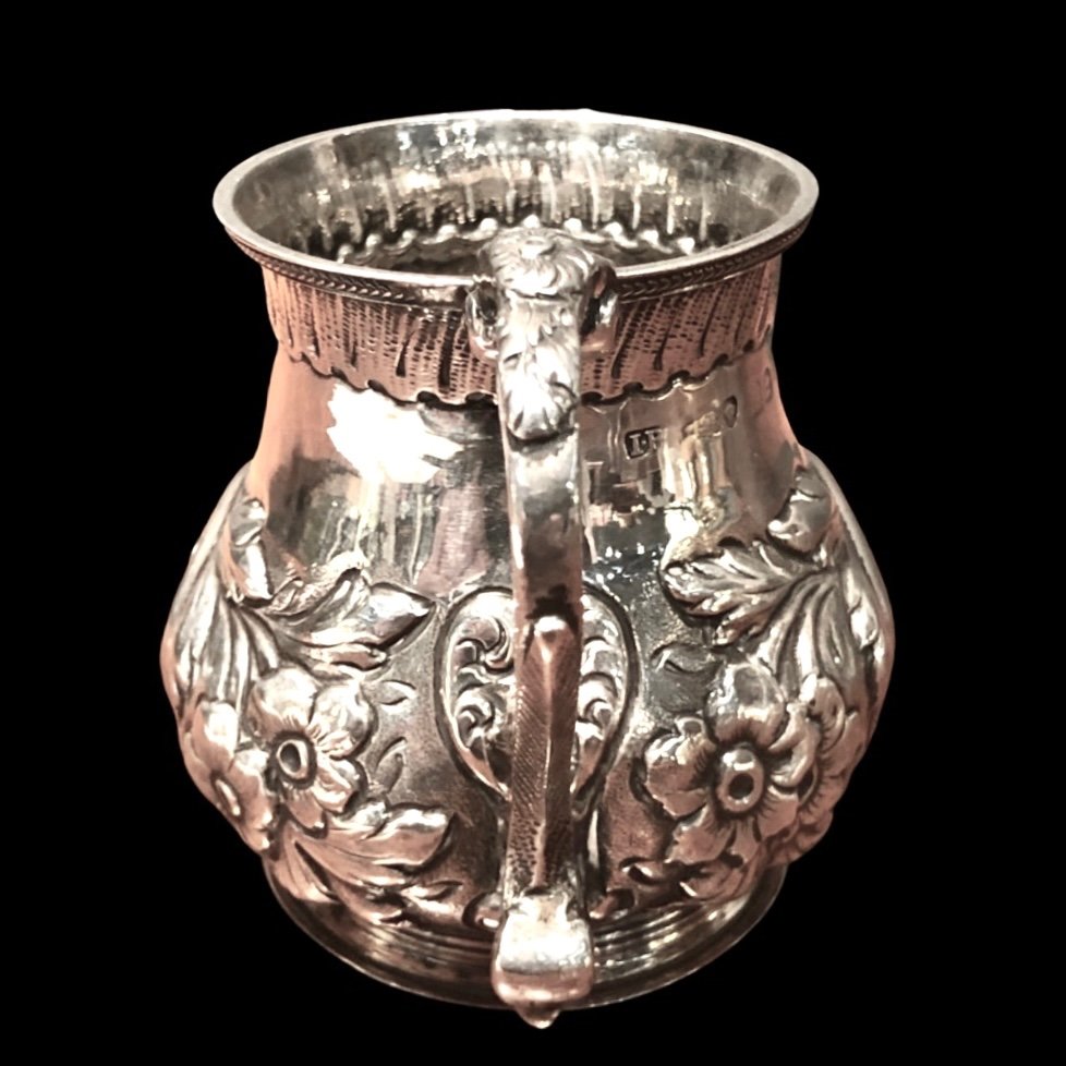 Bicchiere in argento sblazato con motivi floreali e rocaille.Londra 1860.-photo-4