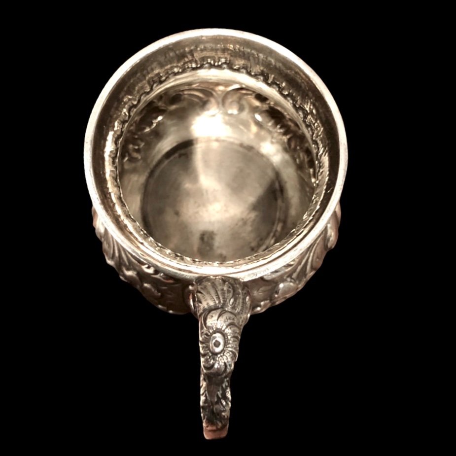 Bicchiere in argento sblazato con motivi floreali e rocaille.Londra 1860.-photo-1