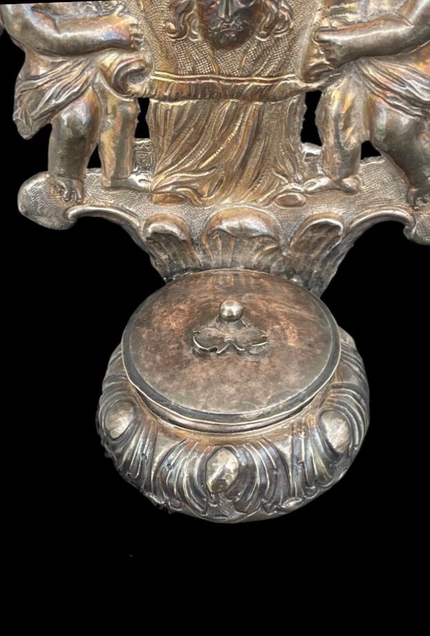 Acquasantiera in argento sbalzato raffigurante Santa Veronica -photo-3