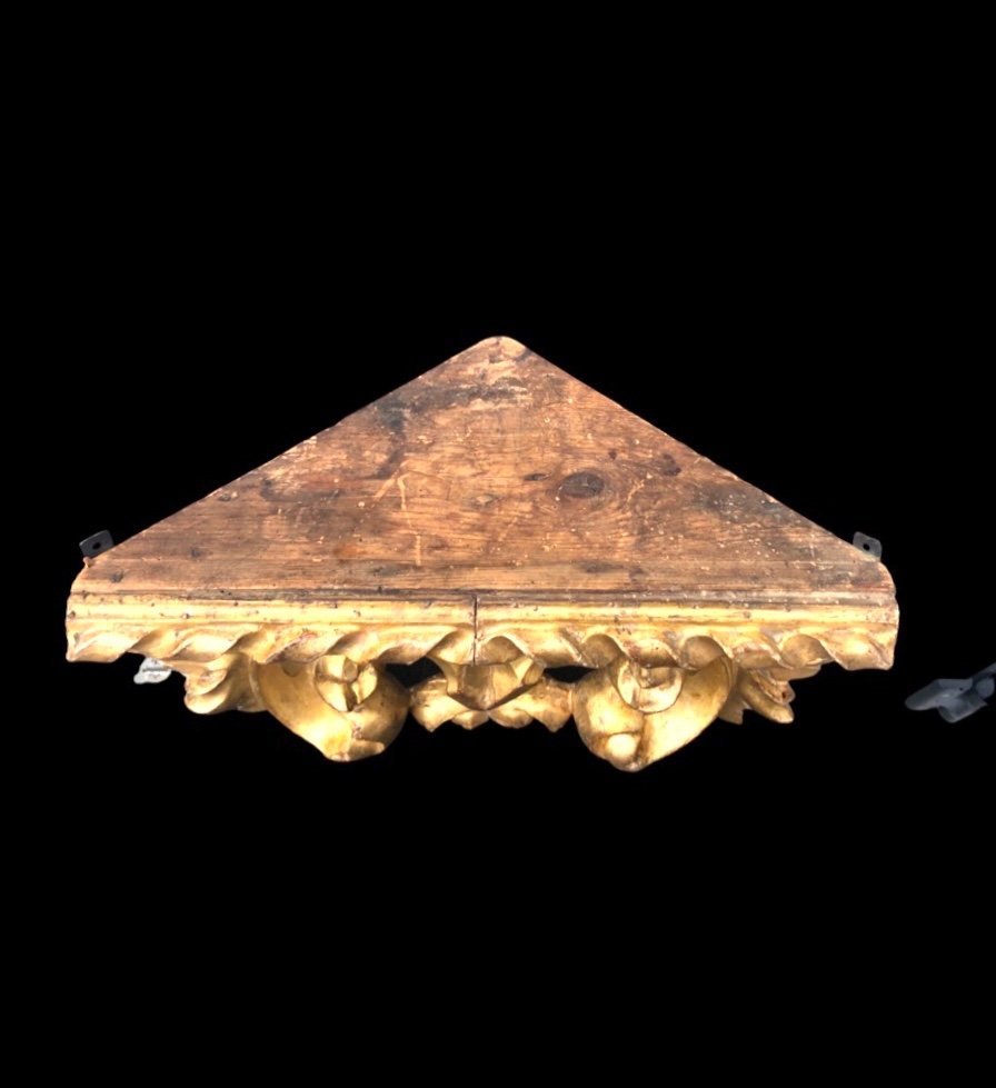Mensola da angolo in legno scolpito e foglia oro.-photo-2