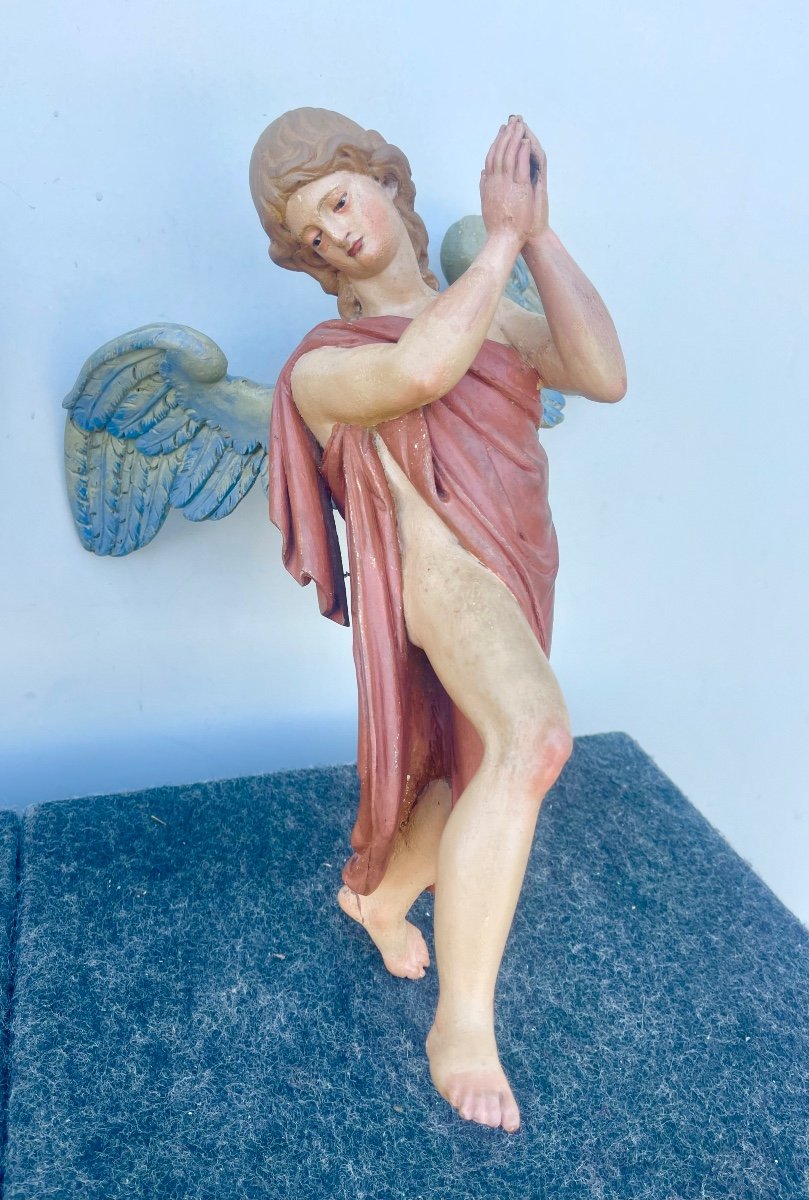 Coppia di angeli policromi a figura intera in legno scolpito e dipinto.Occhi in vetro.Liguria.-photo-3