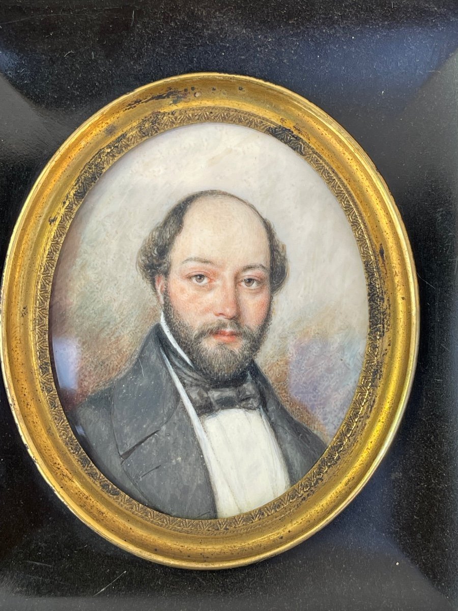 Miniatura incorniciata raffigurante personaggio maschile.Firma e data 1846.-photo-3