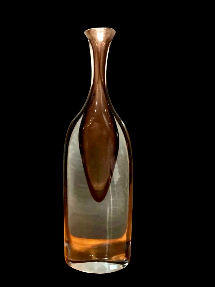 Bottiglia ‘morandiana’ in vetro pesante  sommerso. Flavio Poli, Seguso vetri d’arte .Murano.