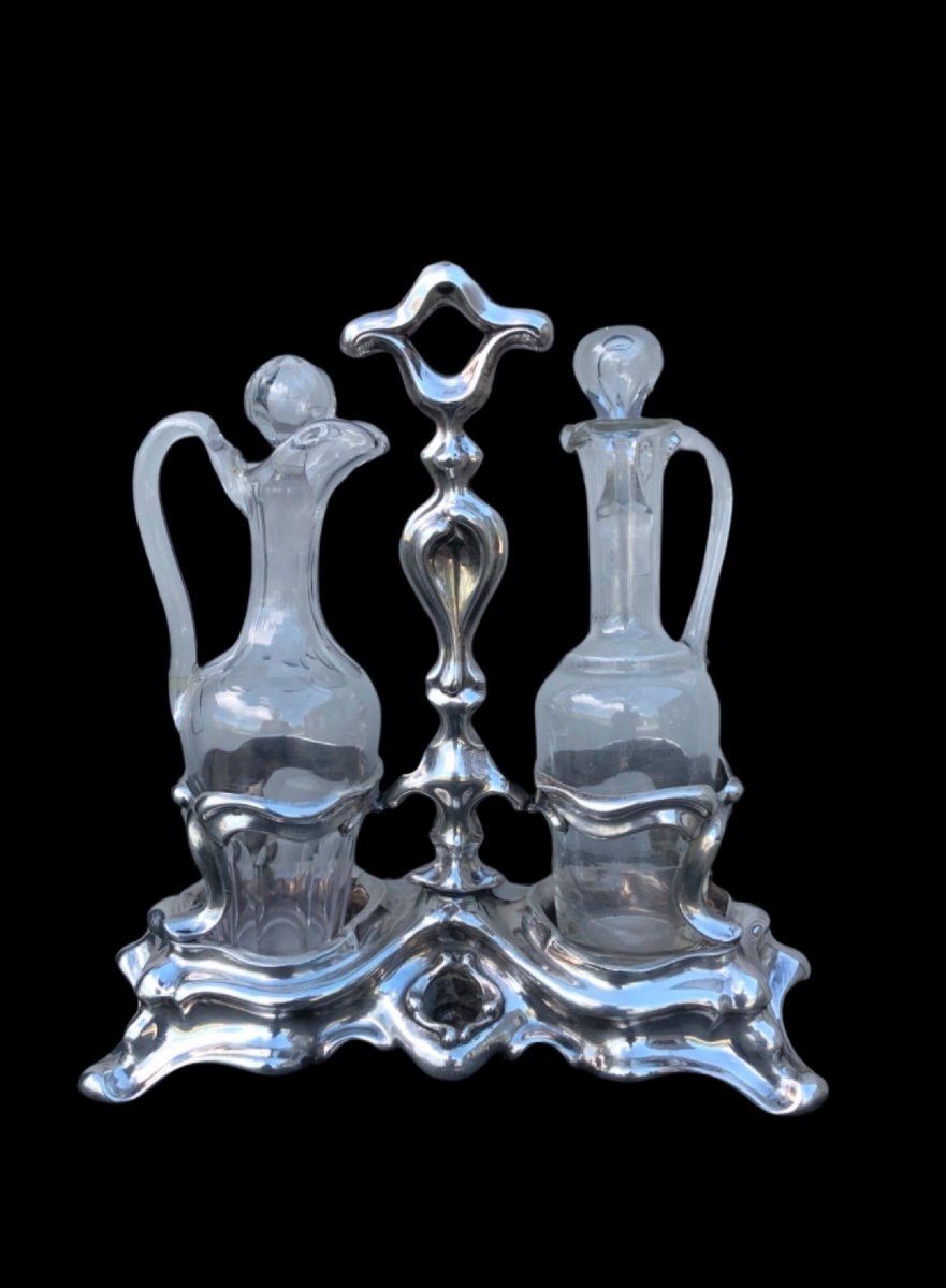 Oliera in argento sbalzato con motivi art nouveau.Punzone Minerva.Francia.-photo-2